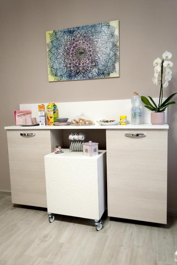L' Albero Di Giada Bed & Breakfast กาแซร์ตา ภายนอก รูปภาพ