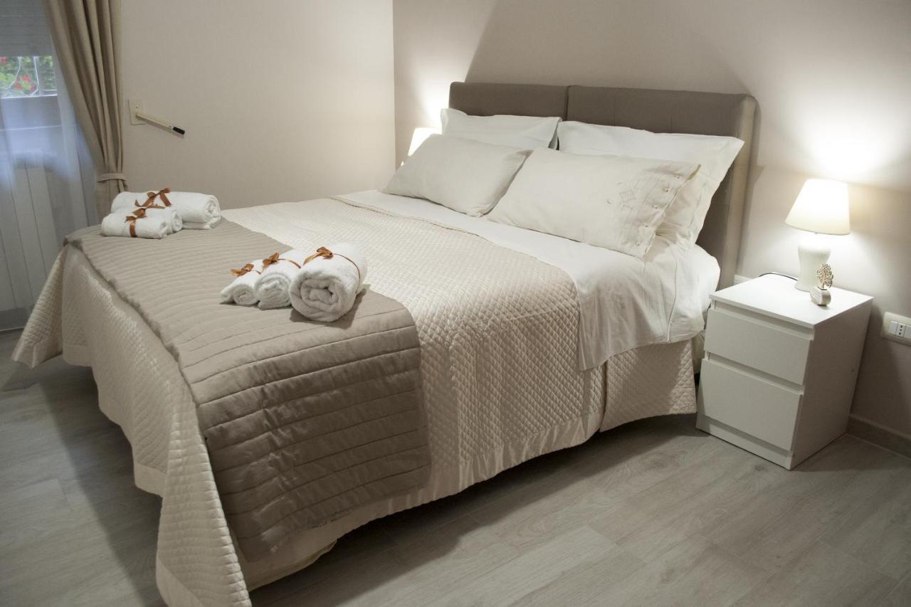 L' Albero Di Giada Bed & Breakfast กาแซร์ตา ภายนอก รูปภาพ