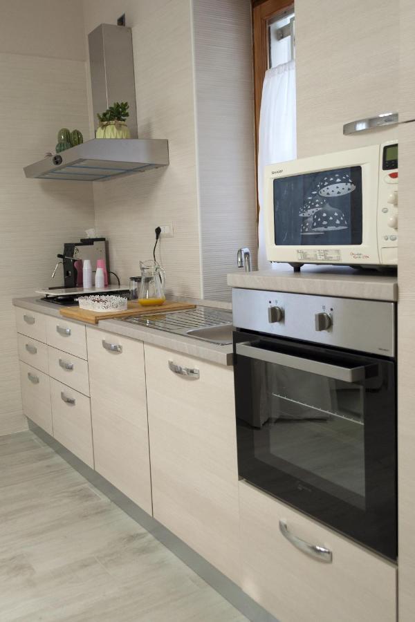 L' Albero Di Giada Bed & Breakfast กาแซร์ตา ภายนอก รูปภาพ