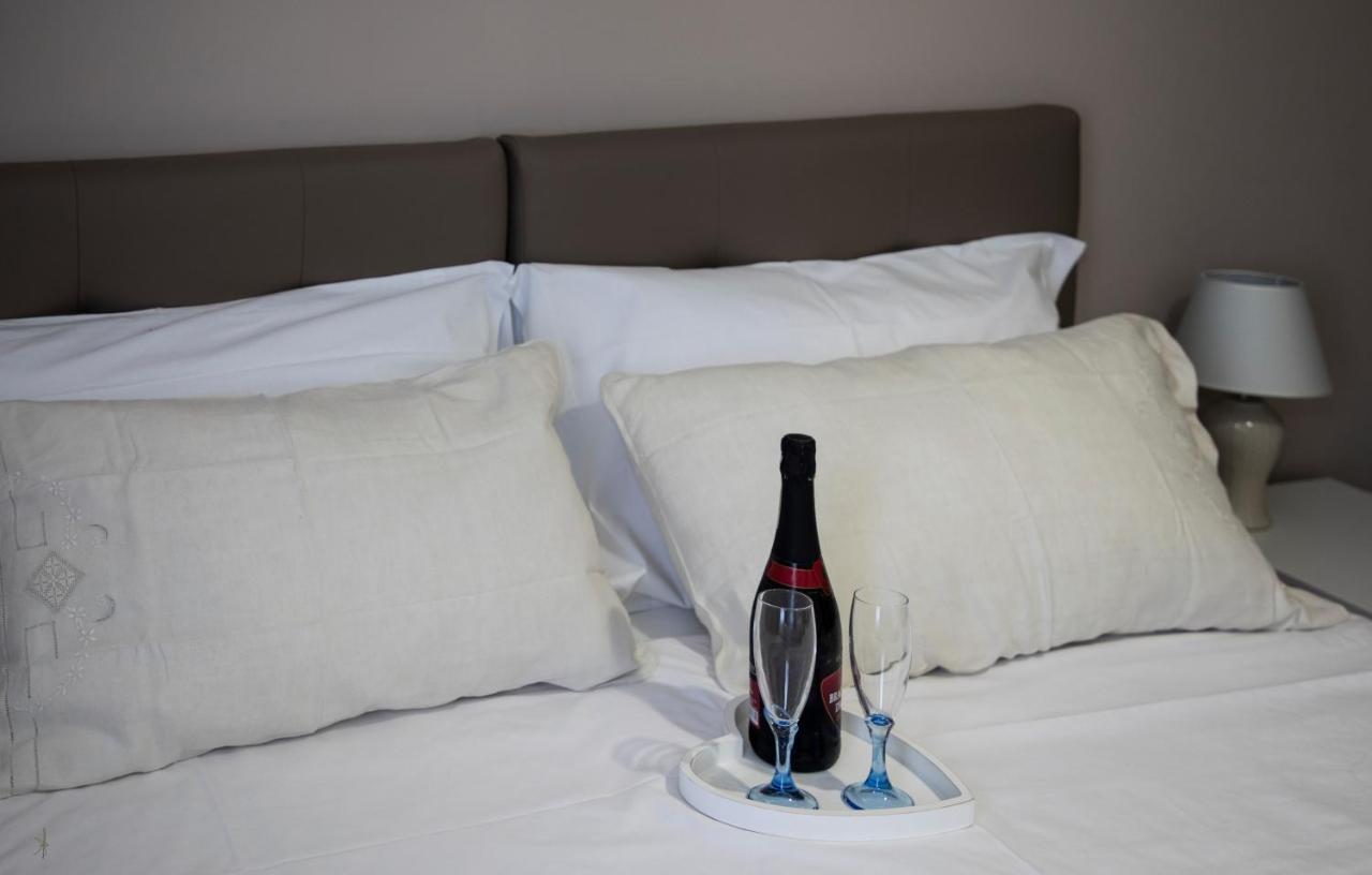 L' Albero Di Giada Bed & Breakfast กาแซร์ตา ภายนอก รูปภาพ