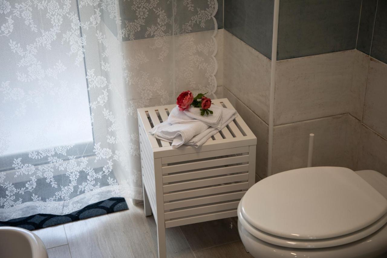 L' Albero Di Giada Bed & Breakfast กาแซร์ตา ภายนอก รูปภาพ