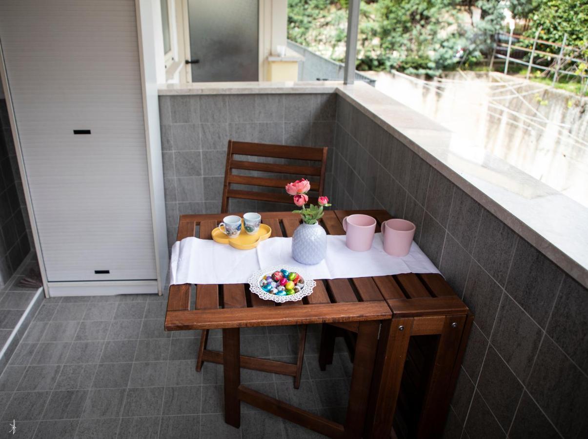 L' Albero Di Giada Bed & Breakfast กาแซร์ตา ภายนอก รูปภาพ