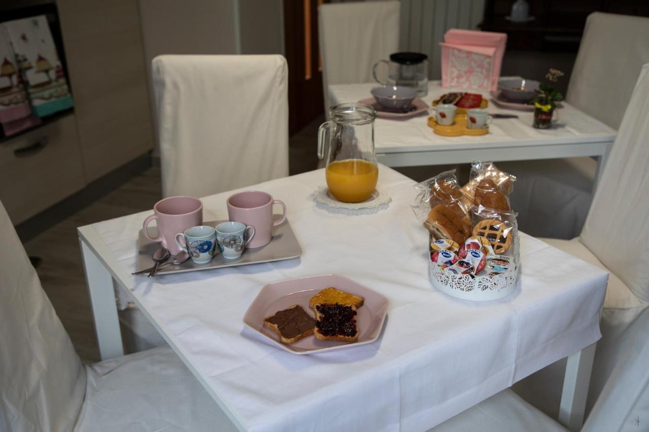 L' Albero Di Giada Bed & Breakfast กาแซร์ตา ภายนอก รูปภาพ