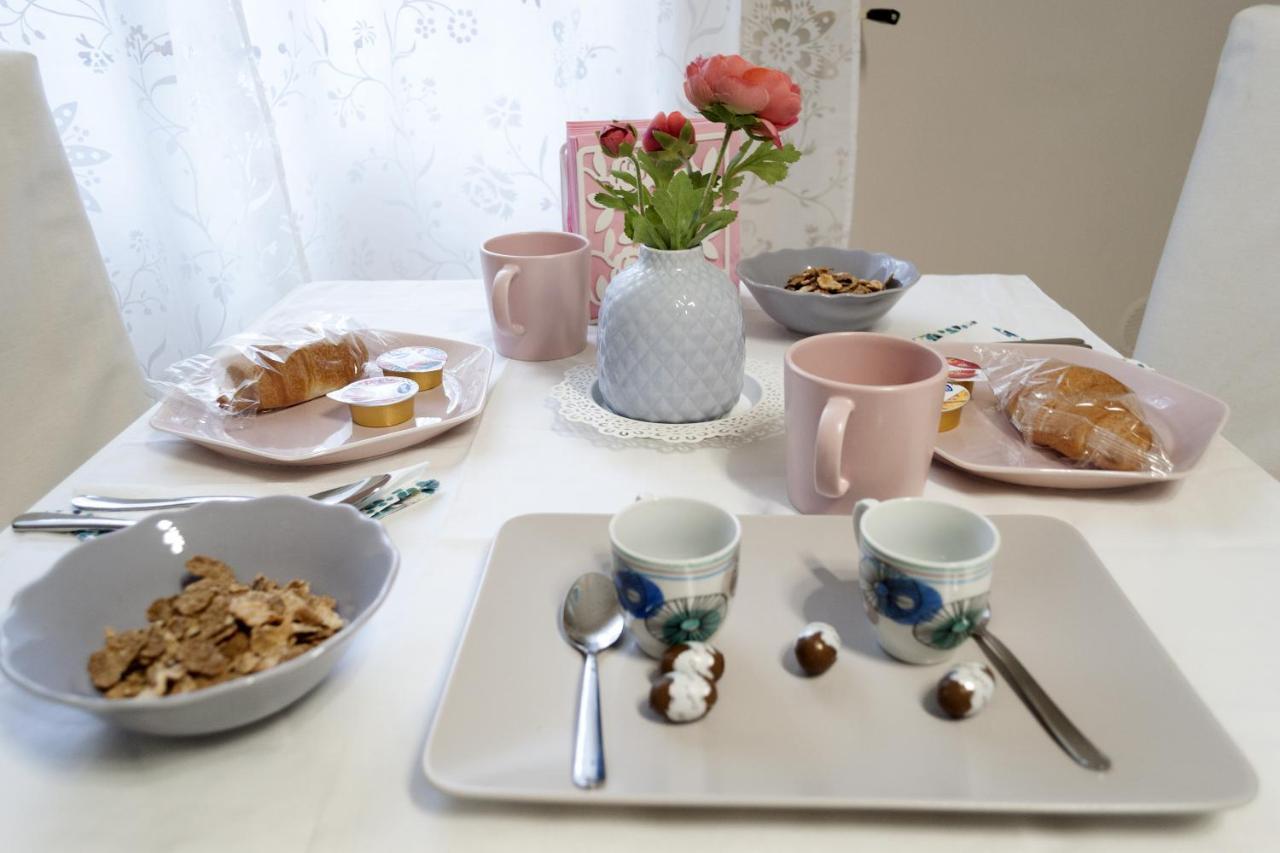 L' Albero Di Giada Bed & Breakfast กาแซร์ตา ภายนอก รูปภาพ